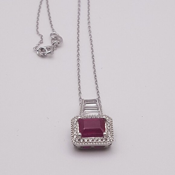 Ruby Glass Composite Necklace - Picture 4 of 11